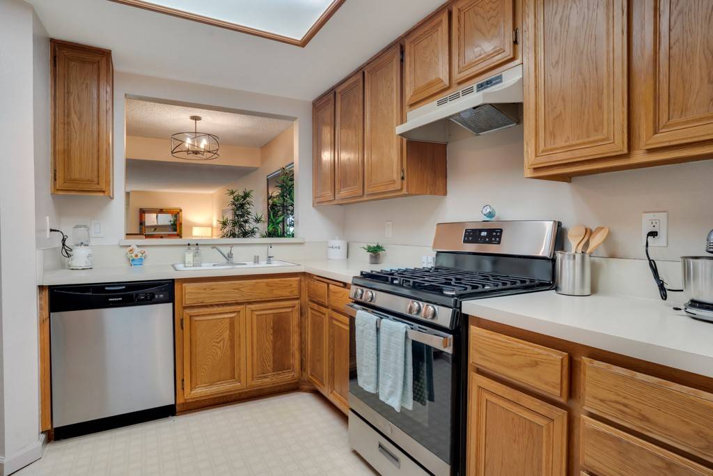 North Hollywood, CA 91606,6640 Clybourn AVE #63