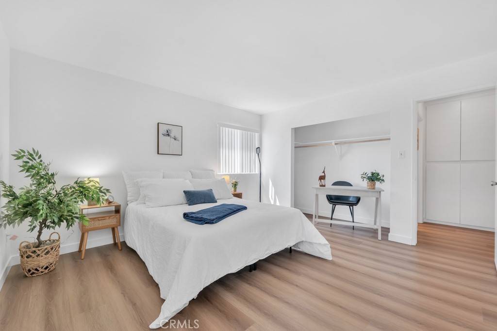 North Hollywood, CA 91605,7904 Laurel Canyon BLVD #5
