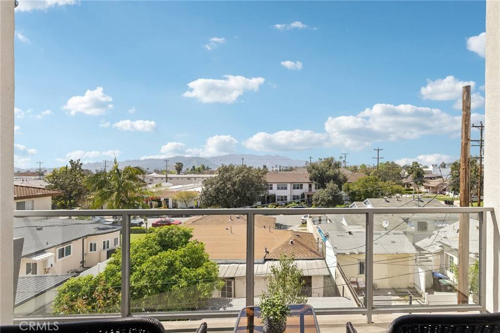 Glendale, CA 91205,518 E Windsor RD #304