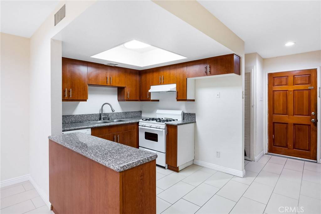 Glendale, CA 91201,1055 Ruberta AVE #8