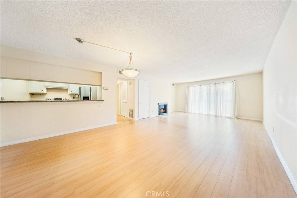 Glendale, CA 91208,3481 Stancrest DR #332