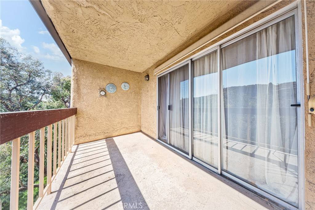 Glendale, CA 91208,3481 Stancrest DR #332