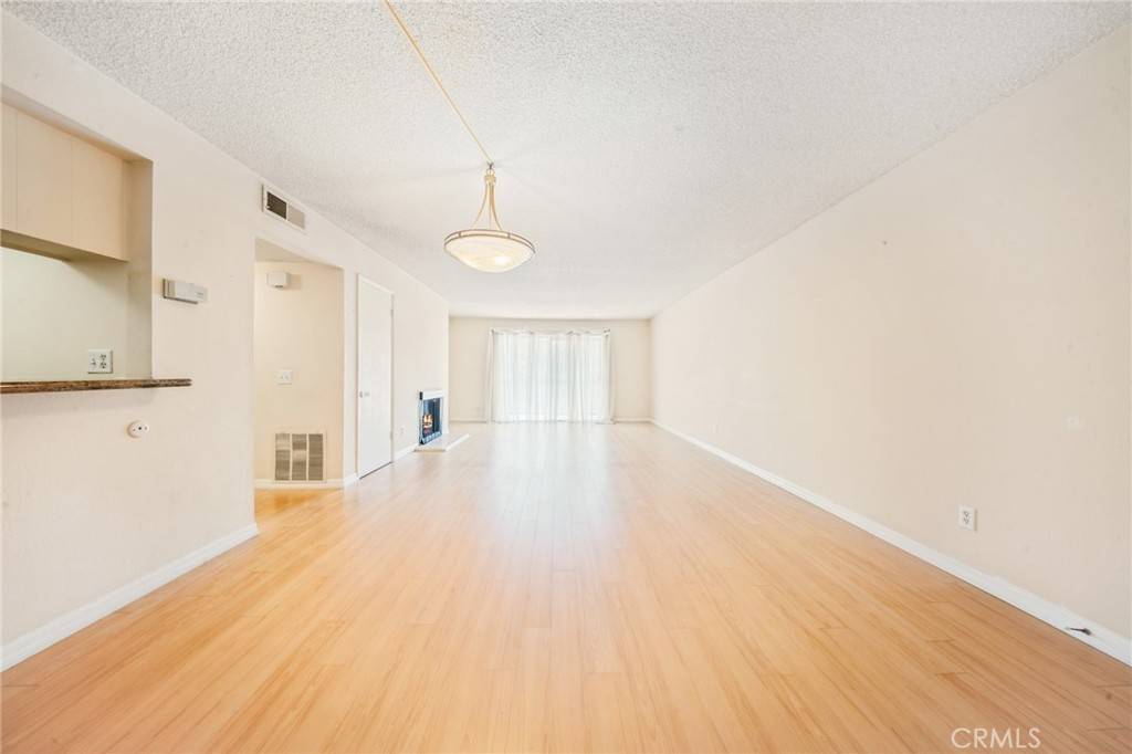Glendale, CA 91208,3481 Stancrest DR #332