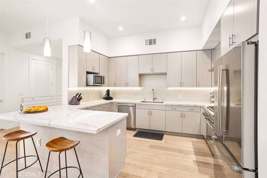 Studio City, CA 91604,4322 Gentry AVE #104