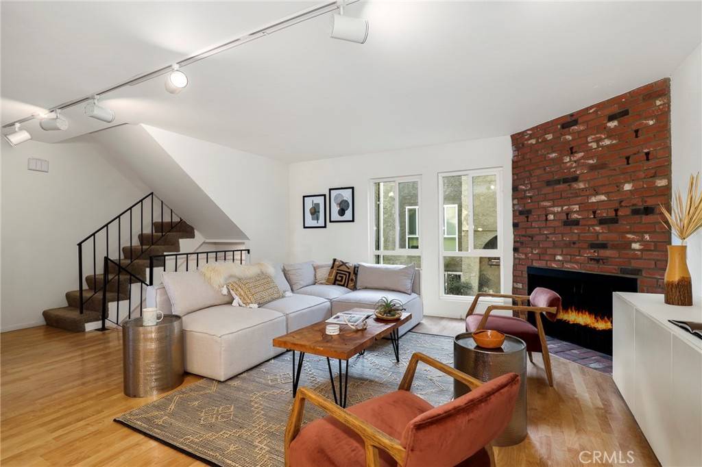 Los Angeles, CA 90039,2976 Avenel Terrace