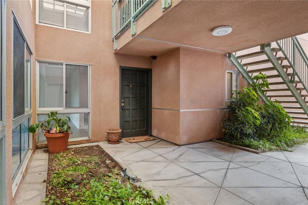 Encino, CA 91316,5301 Balboa BLVD #D1