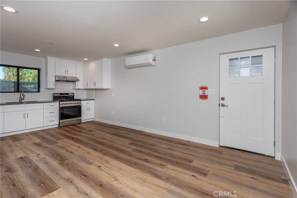 Burbank, CA 91505,1847 N Hollywood WAY #101