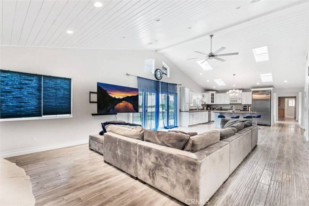 Agua Dulce, CA 91390,32580 Willow LN
