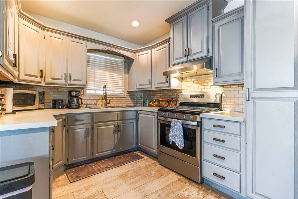 North Hollywood, CA 91605,8034 8036 Van Noord AVE
