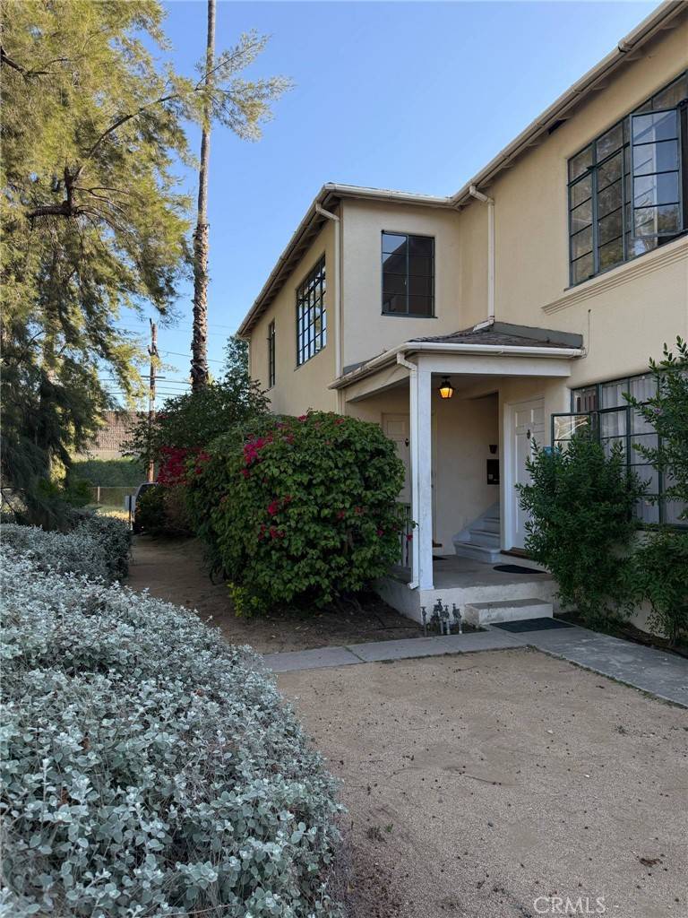 Sherman Oaks, CA 91423,13106 Riverside DR #1/2