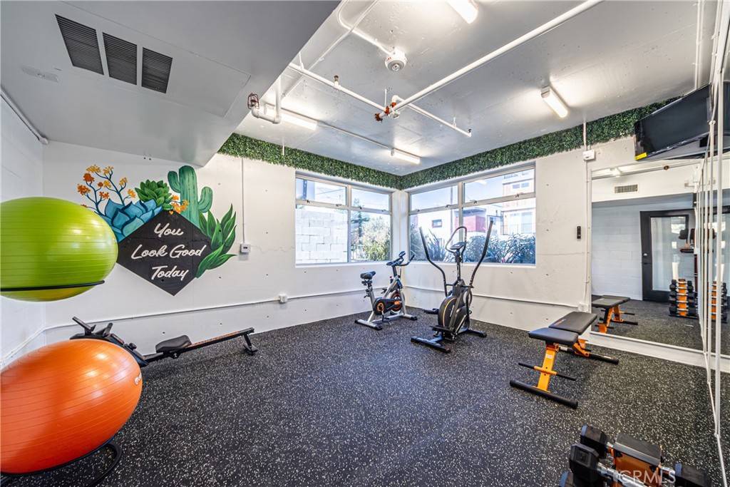 North Hollywood, CA 91606,6025 Craner AVE #401