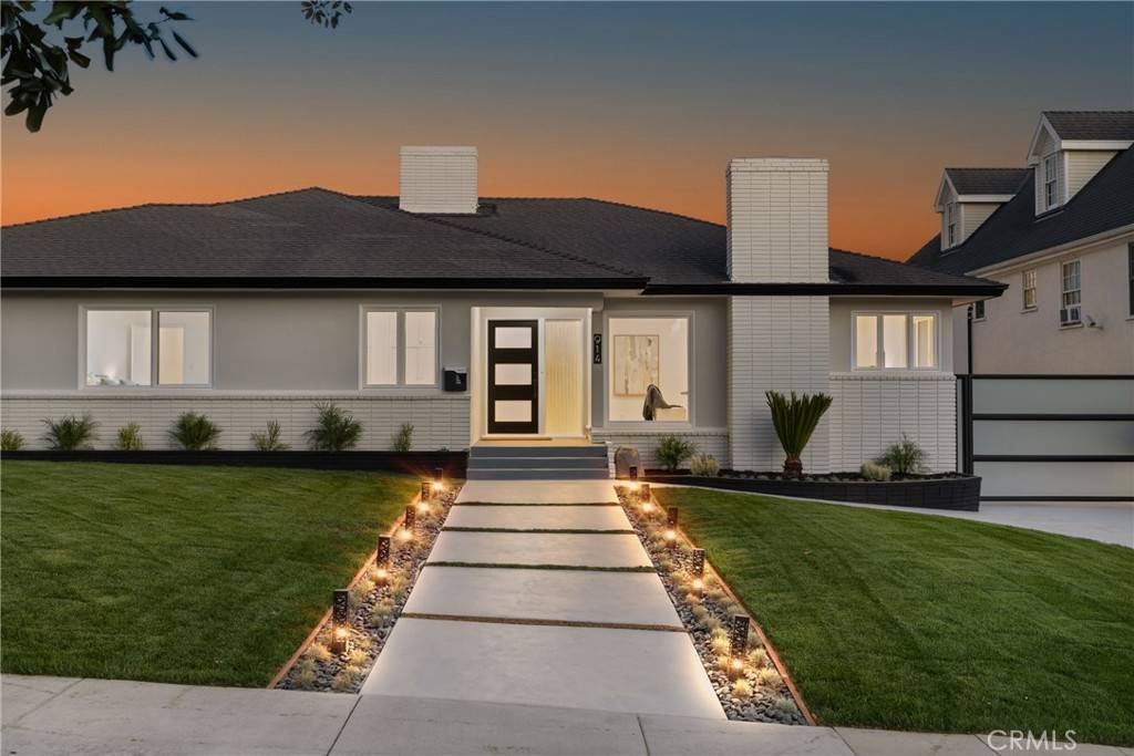 Burbank, CA 91501,914 E Grinnell DR