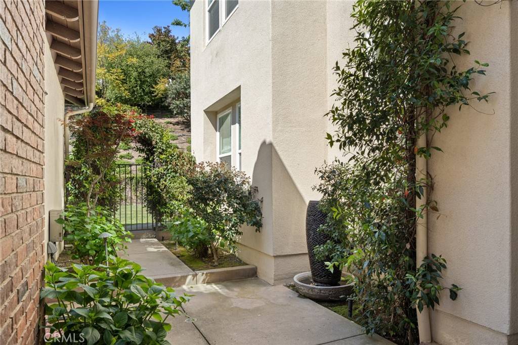 Newbury Park, CA 91320,5009 Via Vistosa