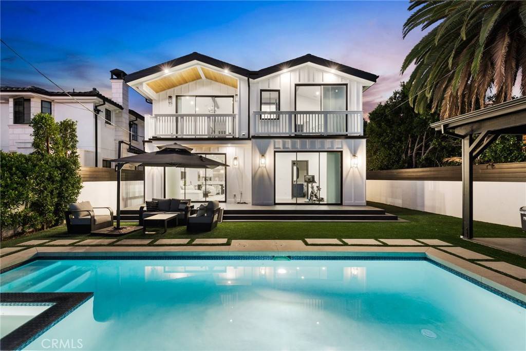 Los Angeles, CA 90036,535 N Sierra Bonita AVE