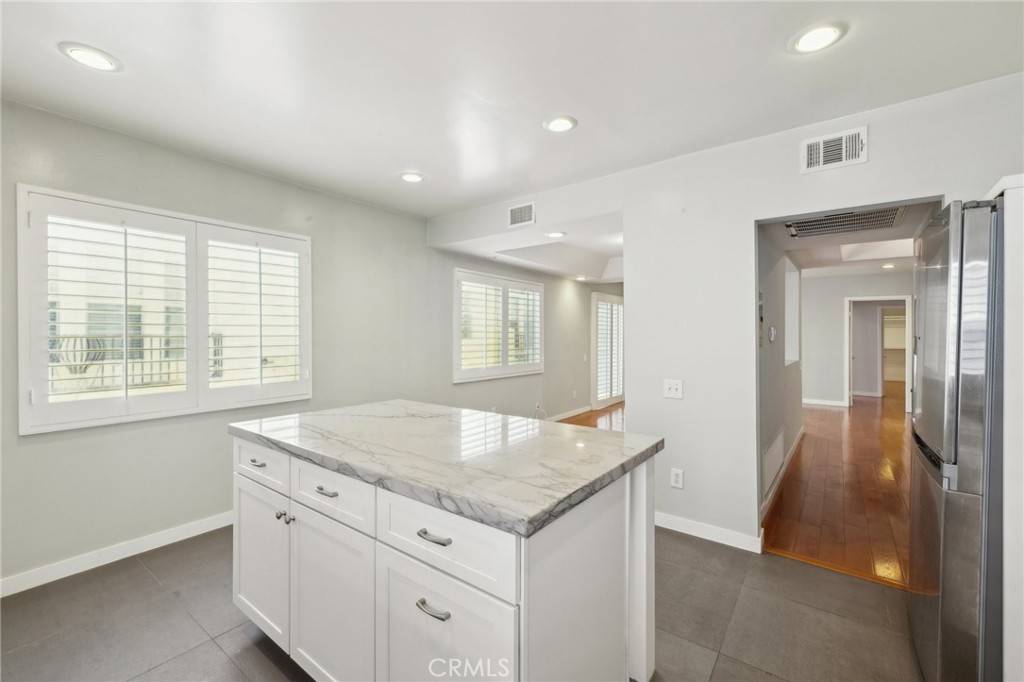 Studio City, CA 91604,13220 Valleyheart DR #106