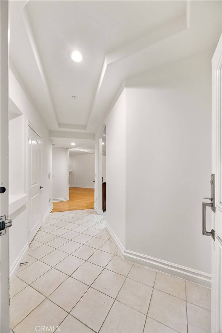 Sherman Oaks, CA 91411,15206 Burbank BLVD #104