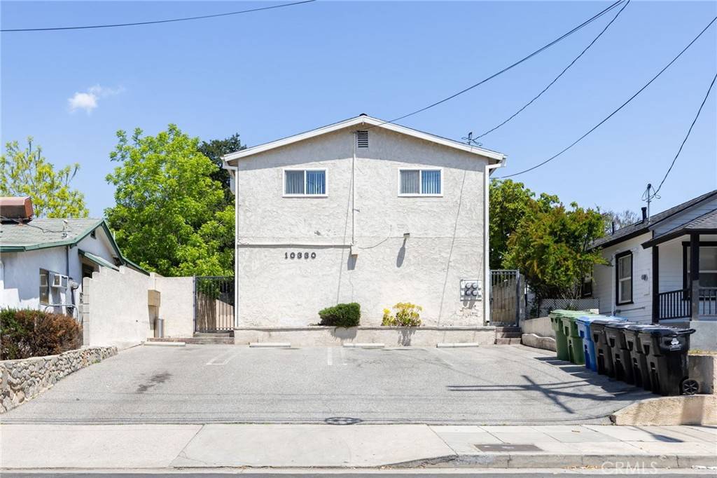 Tujunga, CA 91042,10330 Plainview AVE #1