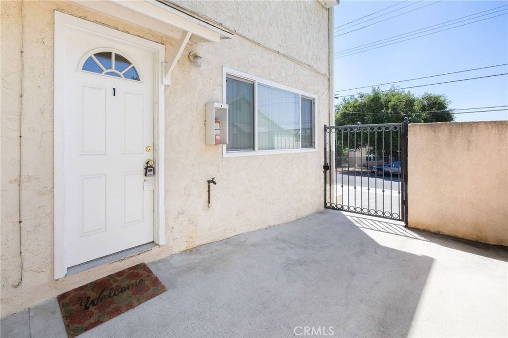 Tujunga, CA 91042,10330 Plainview AVE #1