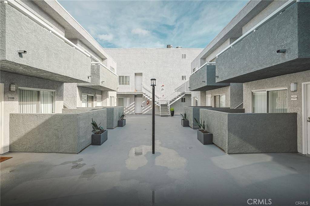 Toluca Lake, CA 91602,4406 Cahuenga BLVD #107A