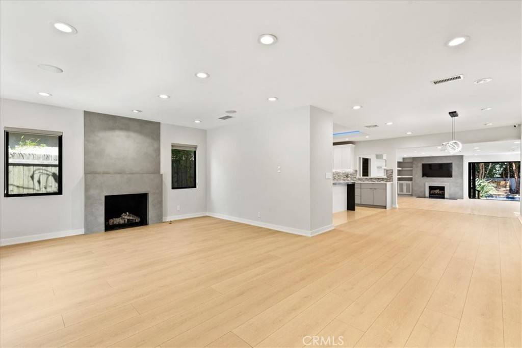 Sherman Oaks, CA 91403,15221 Valley Vista BLVD