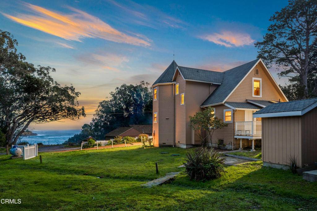 Mendocino, CA 95460,45180 Headlands DR