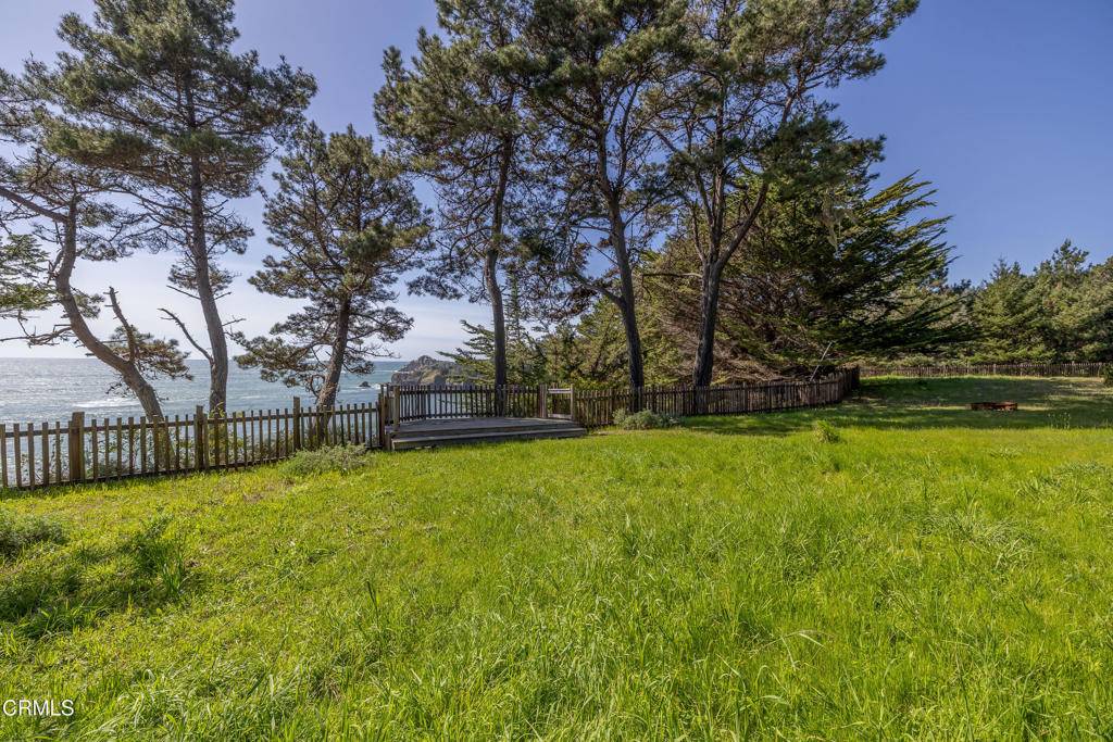 Gualala, CA 95445,35522 S Highway 1