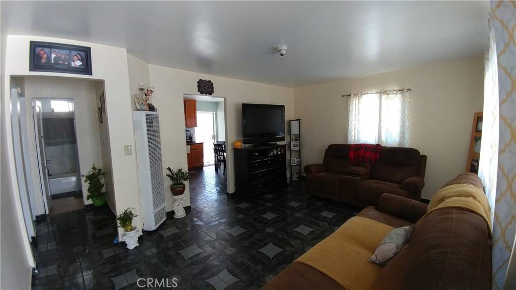 Santa Ana, CA 92704,2434 W California ST