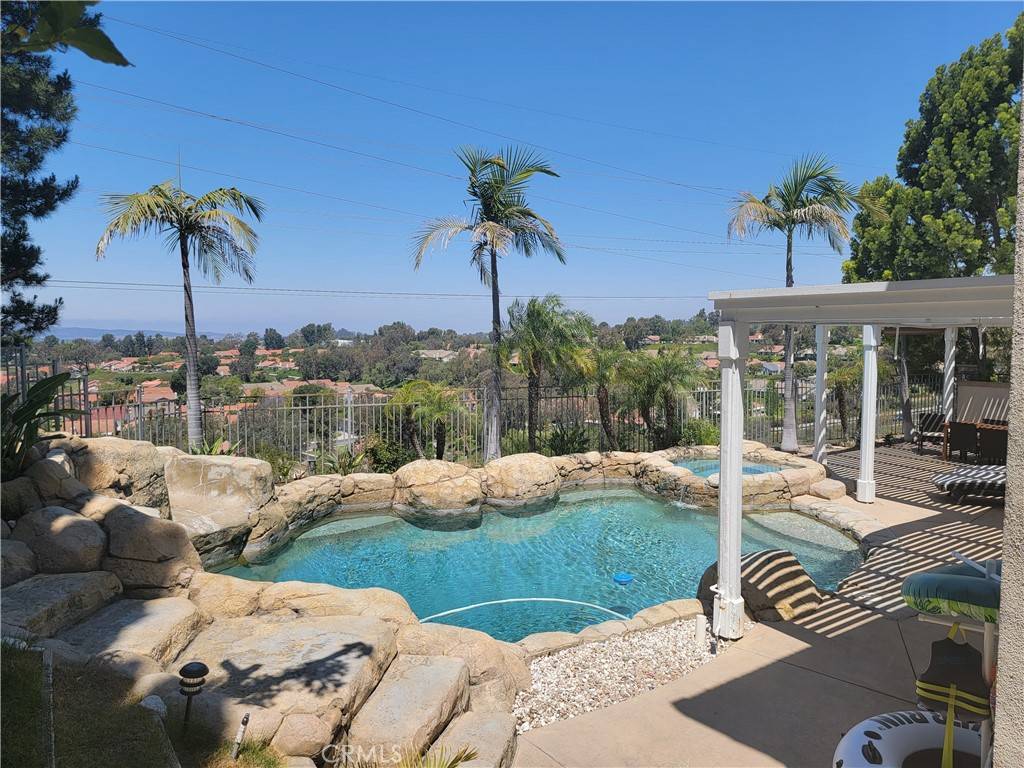 Mission Viejo, CA 92692,23689 Castle Rock