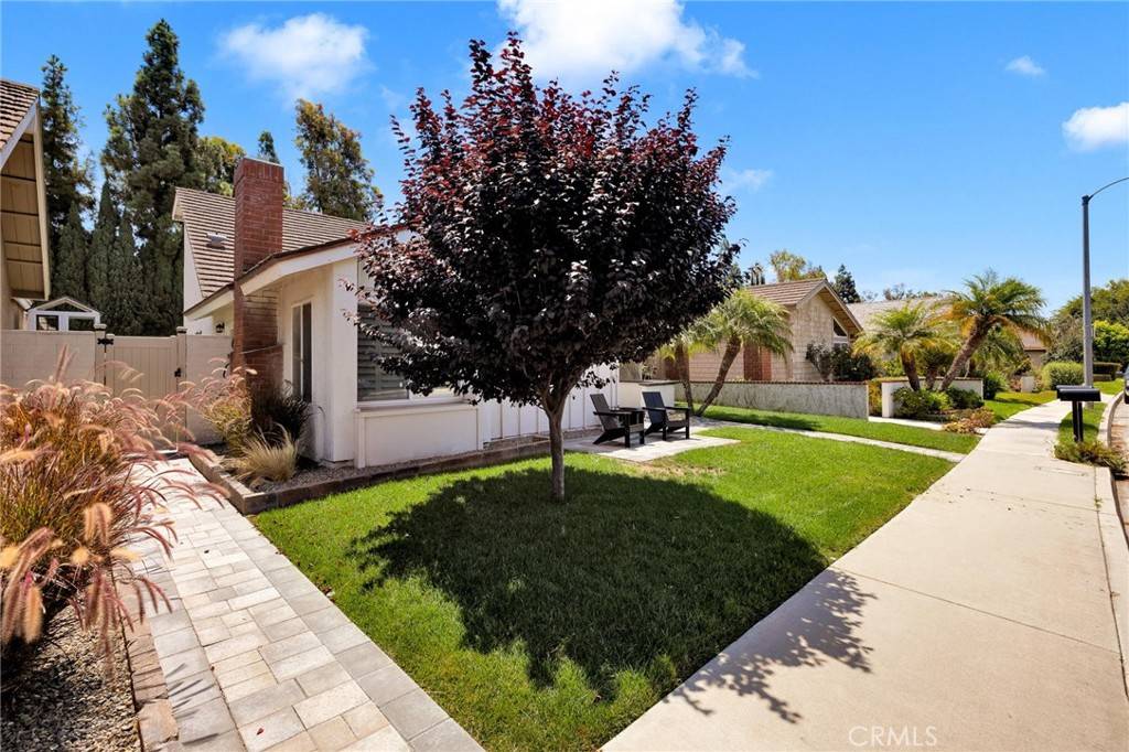 Tustin, CA 92780,14382 Pinewood RD