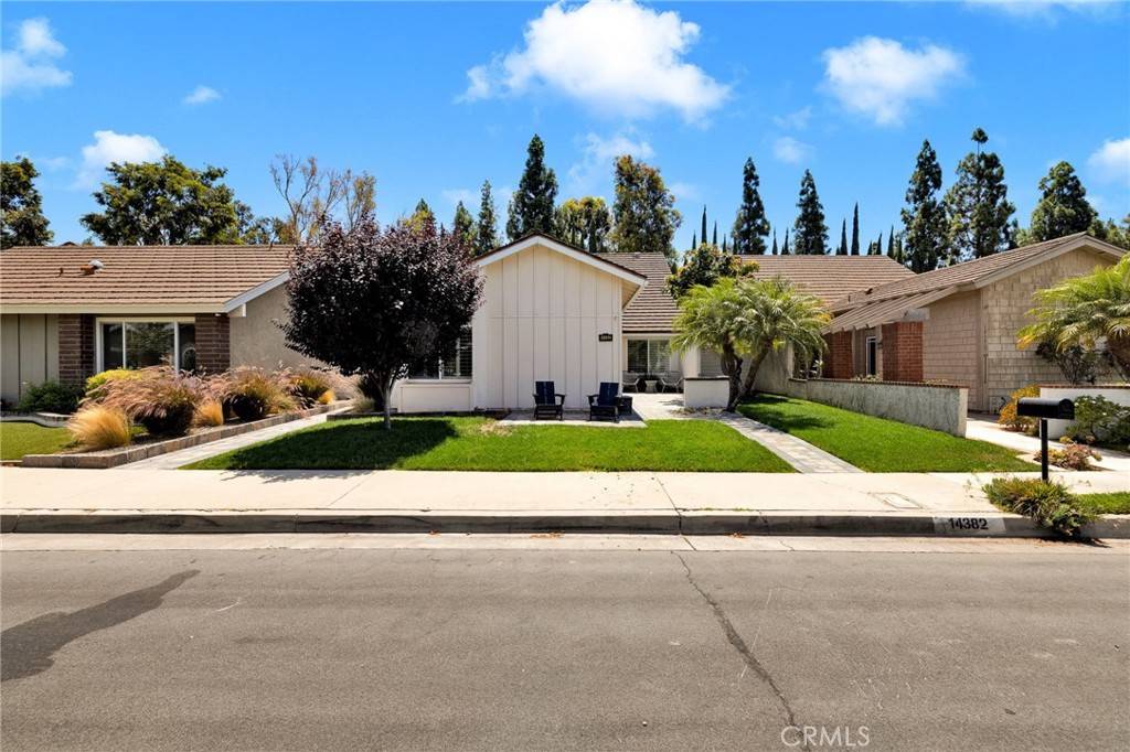 Tustin, CA 92780,14382 Pinewood RD