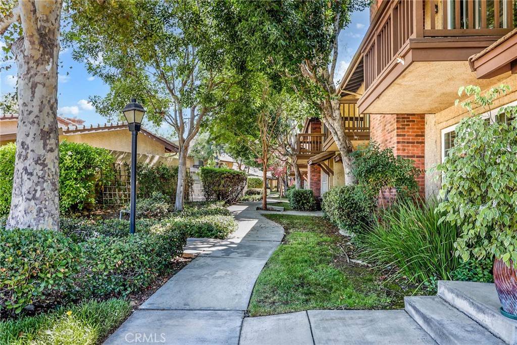 Glendora, CA 91740,972 S Glendora AVE
