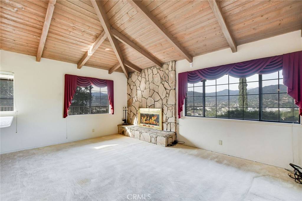 Glendora, CA 91740,655 Beaverbrook LN