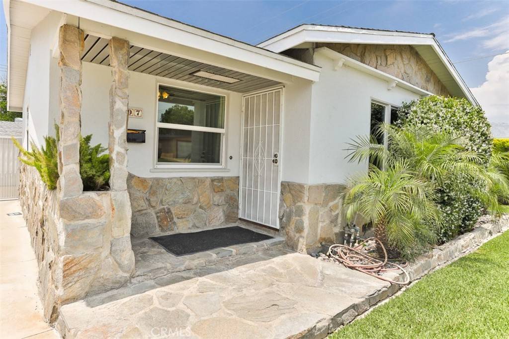 Glendora, CA 91740,907 S Prospero DR