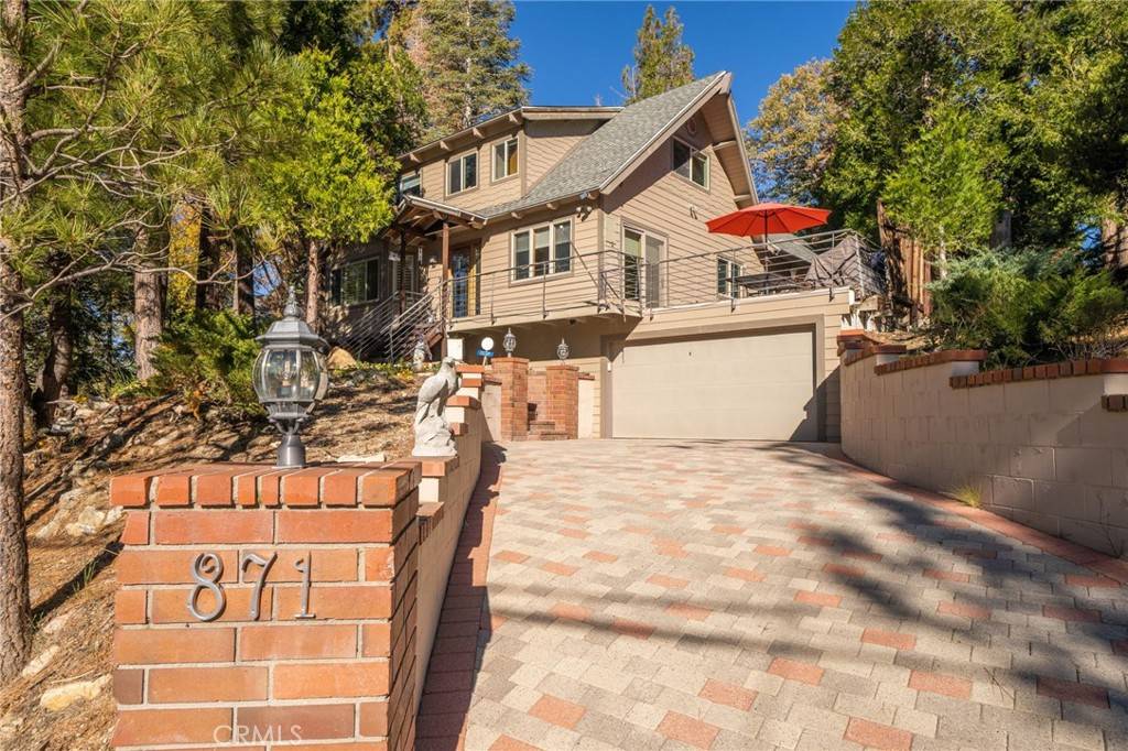 Lake Arrowhead, CA 92352,871 Sandalwood DR