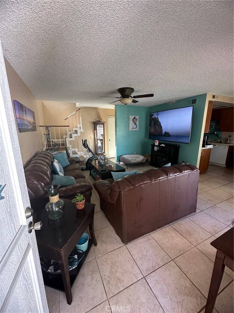 Oceanside, CA 92058,723 paradise Cove