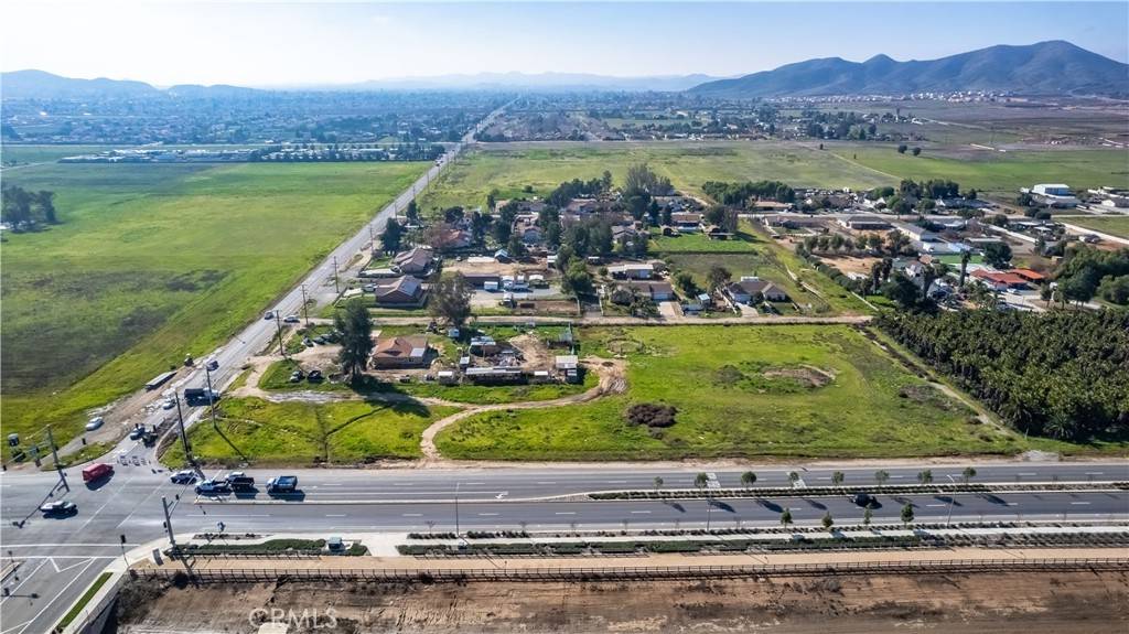 Menifee, CA 92585,26041 Murrieta RD