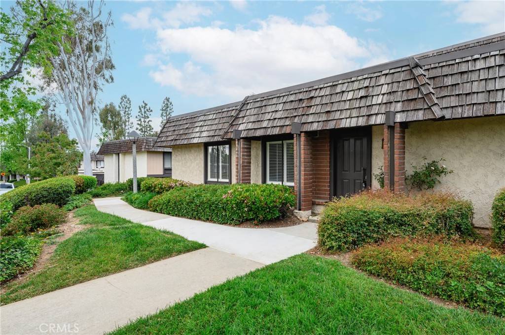 San Dimas, CA 91773,670 Redwood LN