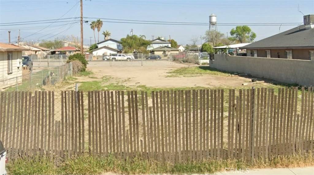 Bakersfield, CA 93307,215 Clifton ST
