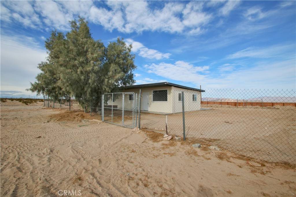 29 Palms, CA 92277,6391 Zircon AVE