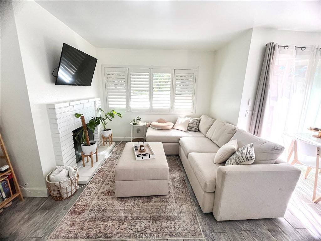 Colton, CA 92324,1251 S Meadow LN #110