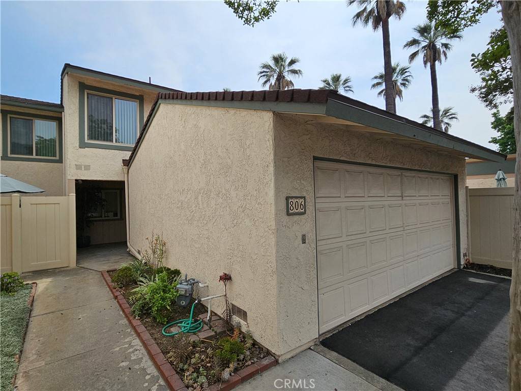 Azusa, CA 91702,806 E Laurel Oak DR