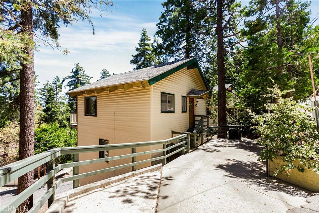 Twin Peaks, CA 92391,593 Club House DR