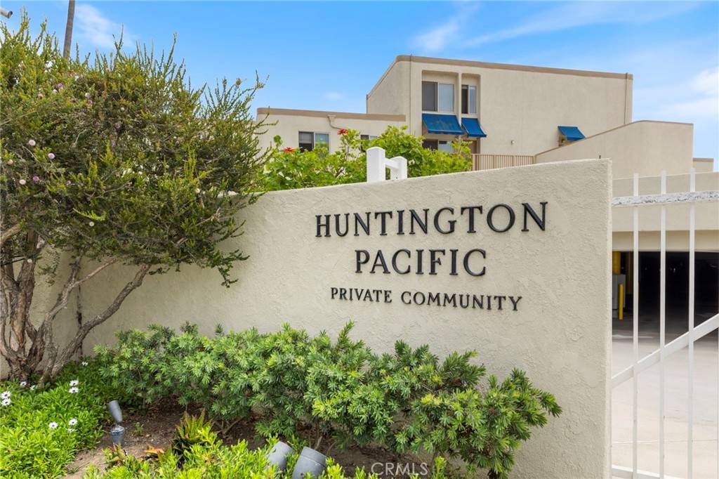 Huntington Beach, CA 92648,711 Pacific Coast #327