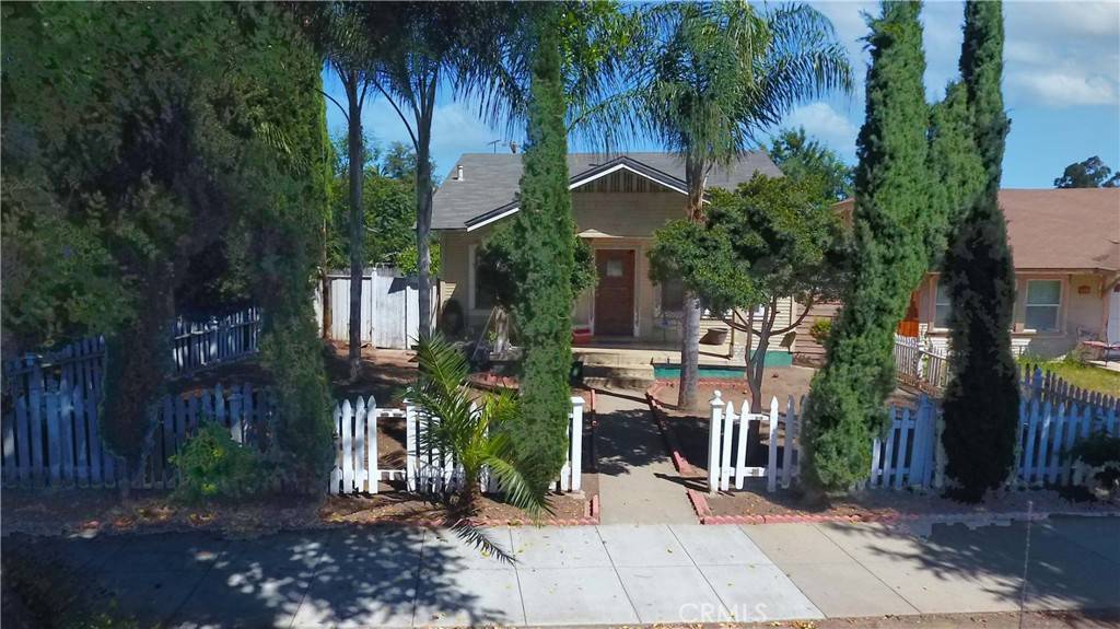 Corona, CA 92879,715 Park LN