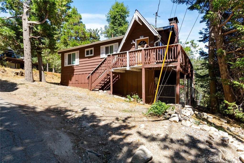 Rimforest, CA 92378,1207 Scenic WAY