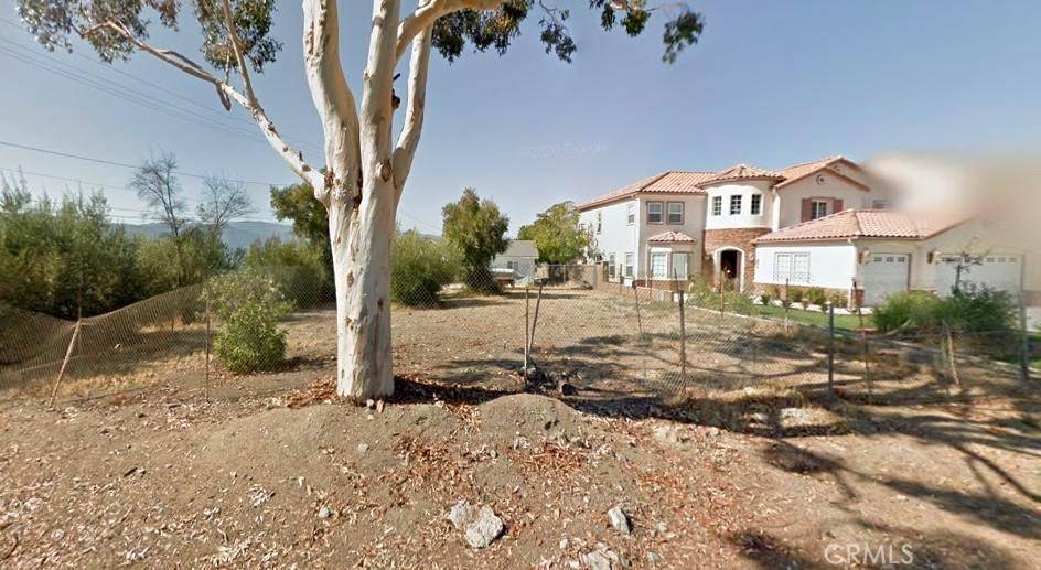 Lake Elsinore, CA 92530,501 W Lakeshore DR