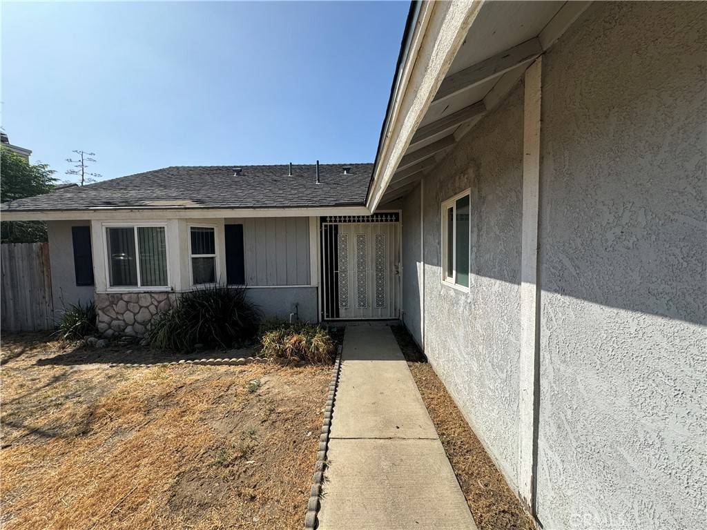 Fontana, CA 92335,15835 Ceres AVE