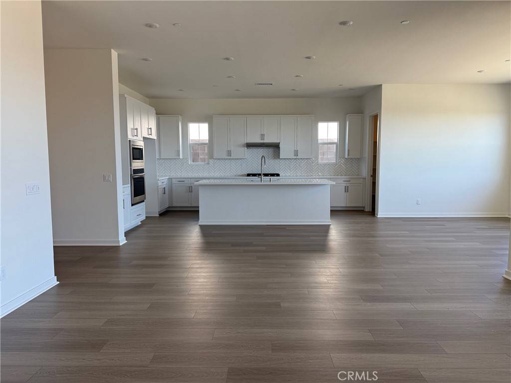 Fontana, CA 92336,15949 Conservatory DR