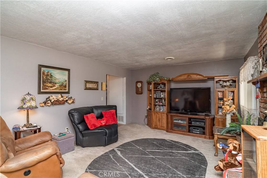 Hesperia, CA 92345,18016 Mauna Loa ST