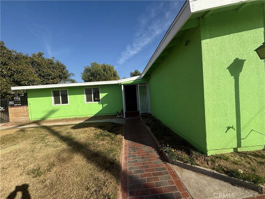 Rialto, CA 92376,941 S Sycamore AVE